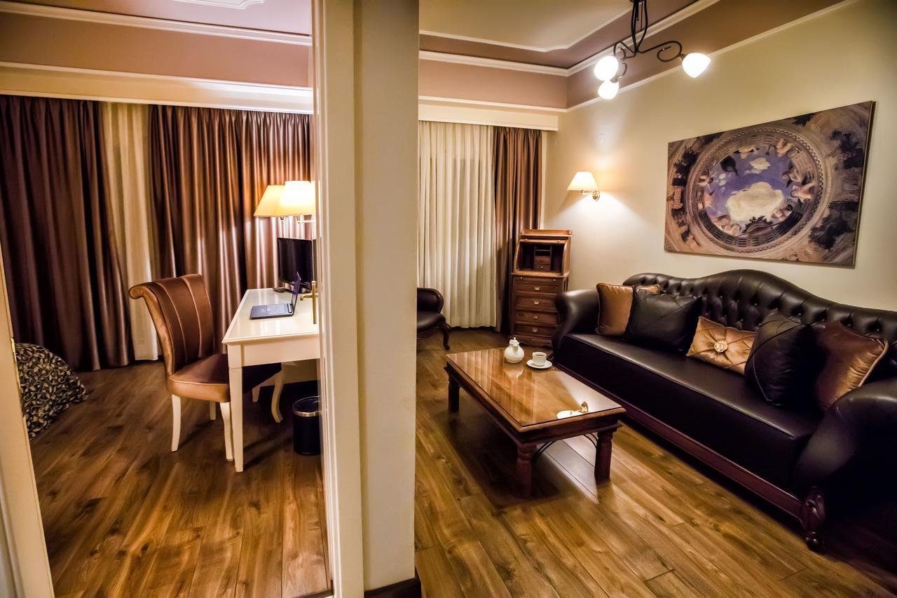 Kouros Hotel Drama Exterior photo